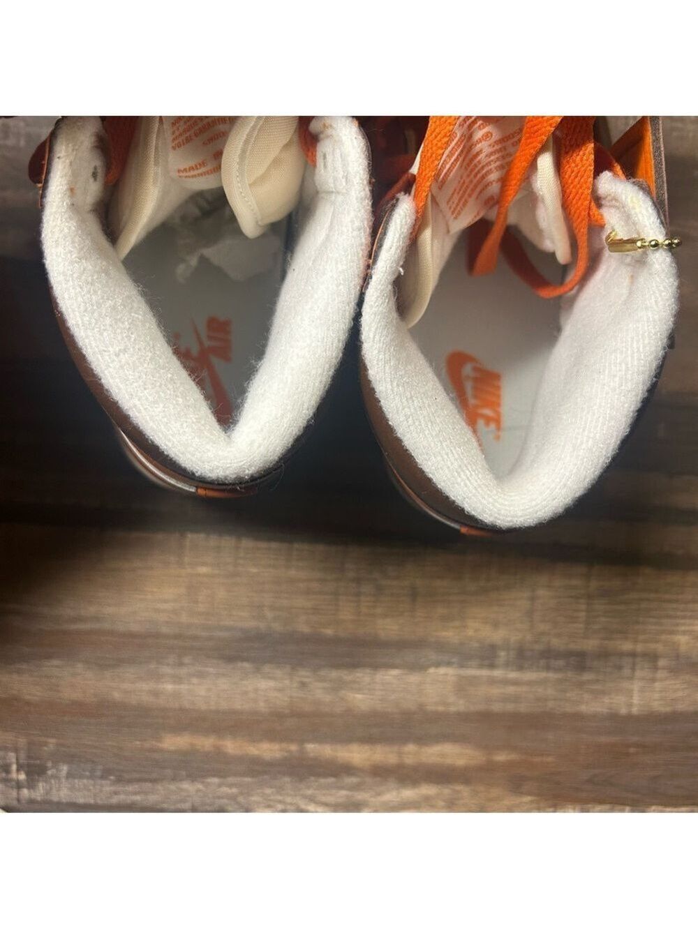 Nike Wmns Air Jordan 1 High OG Starfish Women’s 6.5 Orange NWT - Picture 2 of 9